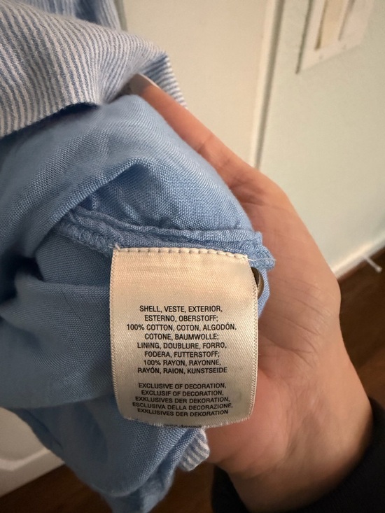 Maeve by Anthropologie embroidered dress in a soft blue seersucker fabric - Picture 4 of 7